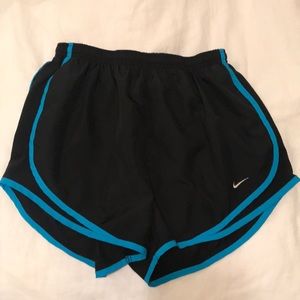 Nike women’s tempo shorts